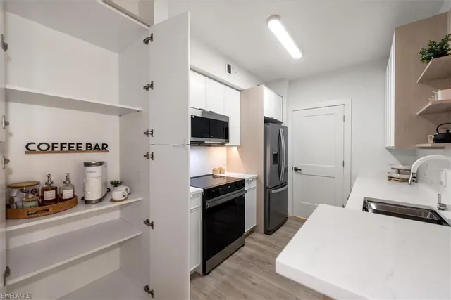 $1,700 | 1170 Reserve Way, Unit 107, Naples, FL 34105