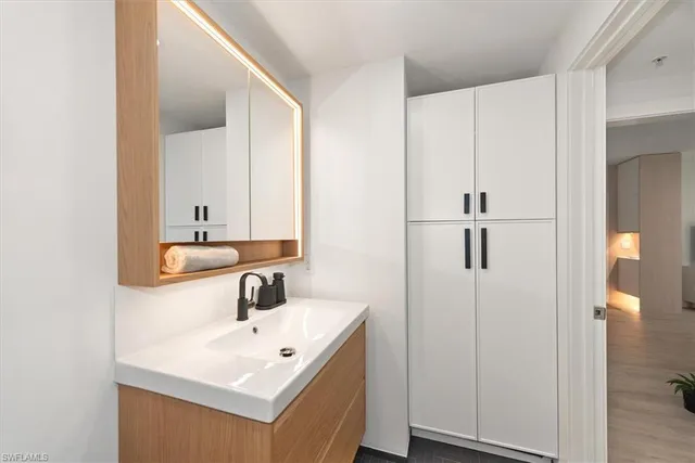 $1,700 | 1170 Reserve Way, Unit 107, Naples, FL 34105