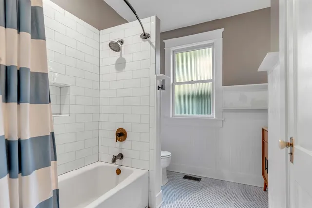 $379,999 | 1757 Carruthers Place, Memphis, TN 38112