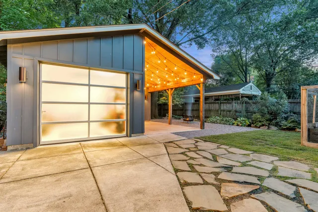 $379,999 | 1757 Carruthers Place, Memphis, TN 38112