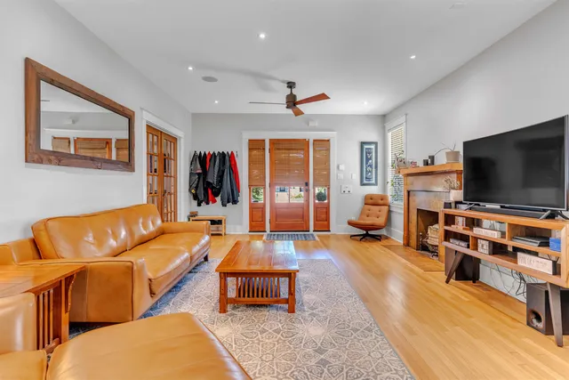 $379,999 | 1757 Carruthers Place, Memphis, TN 38112