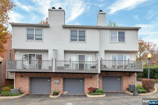 $4,700 | 124 Panorama Drive, Edgewater, NJ 07020