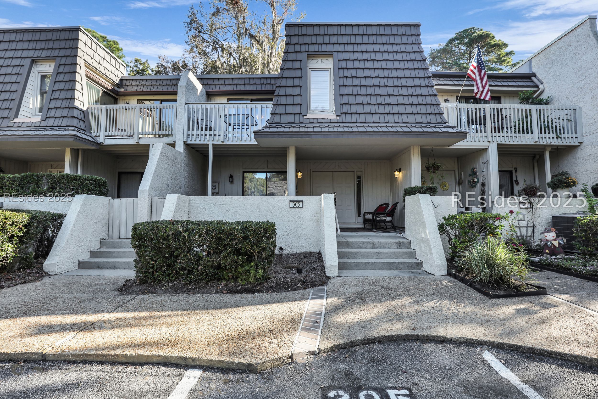 1 Gloucester Road, Unit 305 Hilton Head Island, SC 29928 - Photo 2 of 66