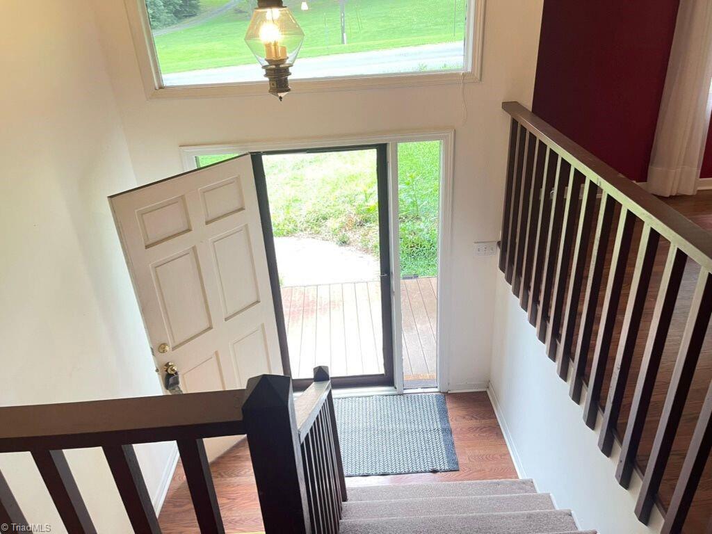 5679 Styers Ferry Road Clemmons, NC 27012 - Photo 3 of 17 Foyer light and bright
