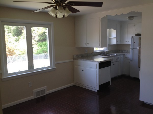 118 Bartels Street Springfield, MA 01128 - Photo 13 of 25 Gallery Image 13