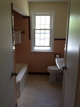 118 Bartels Street Springfield, MA 01128 - Photo 20 of 25 Gallery Image 20