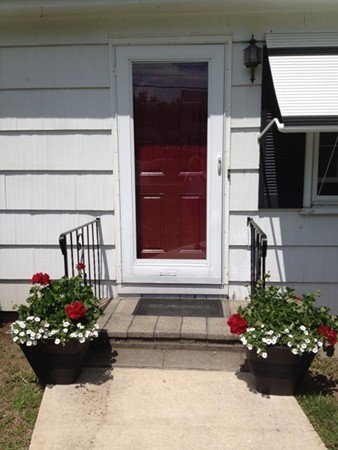 118 Bartels Street Springfield, MA 01128 - Photo 3 of 25 Gallery Image 3