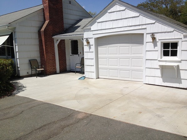 118 Bartels Street Springfield, MA 01128 - Photo 5 of 25 Gallery Image 5