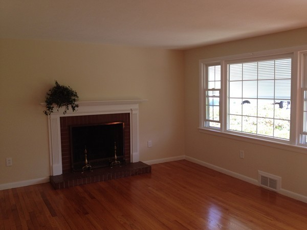 118 Bartels Street Springfield, MA 01128 - Photo 9 of 25 Gallery Image 9
