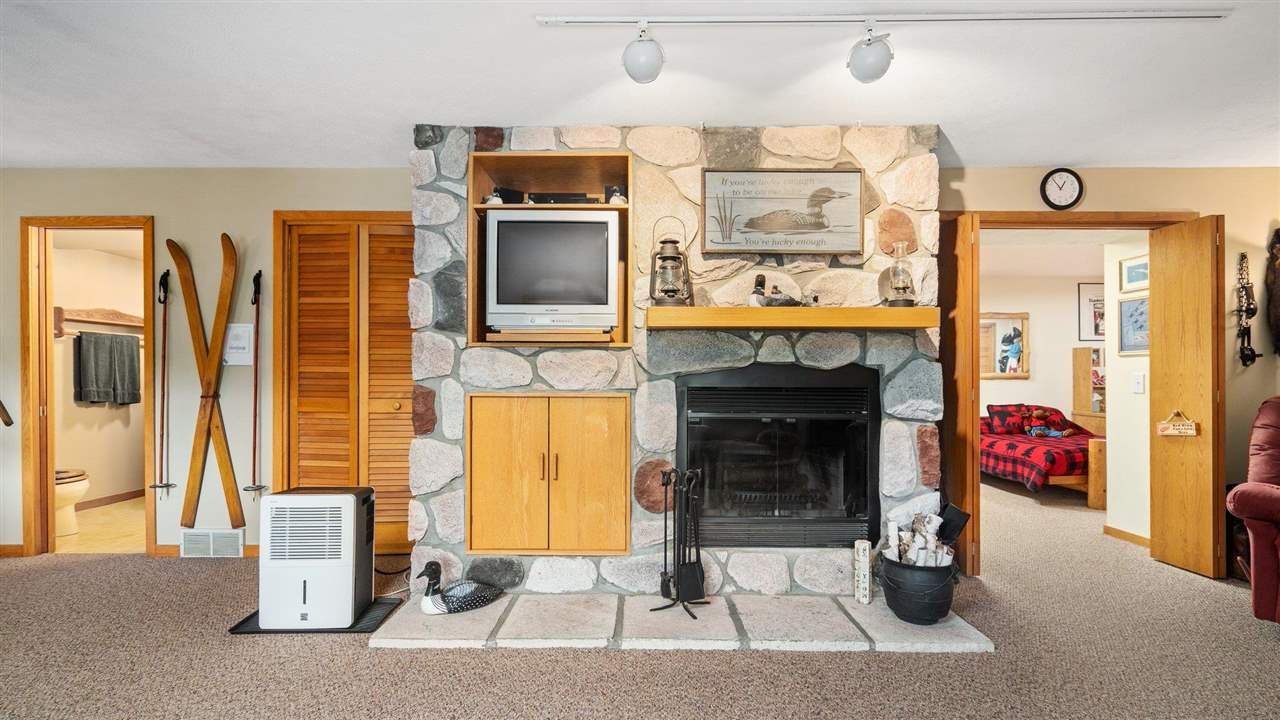 7710 Forest Lodge Road Traverse City, MI 49685 - Photo 35 of 88 1891618-34.JPG