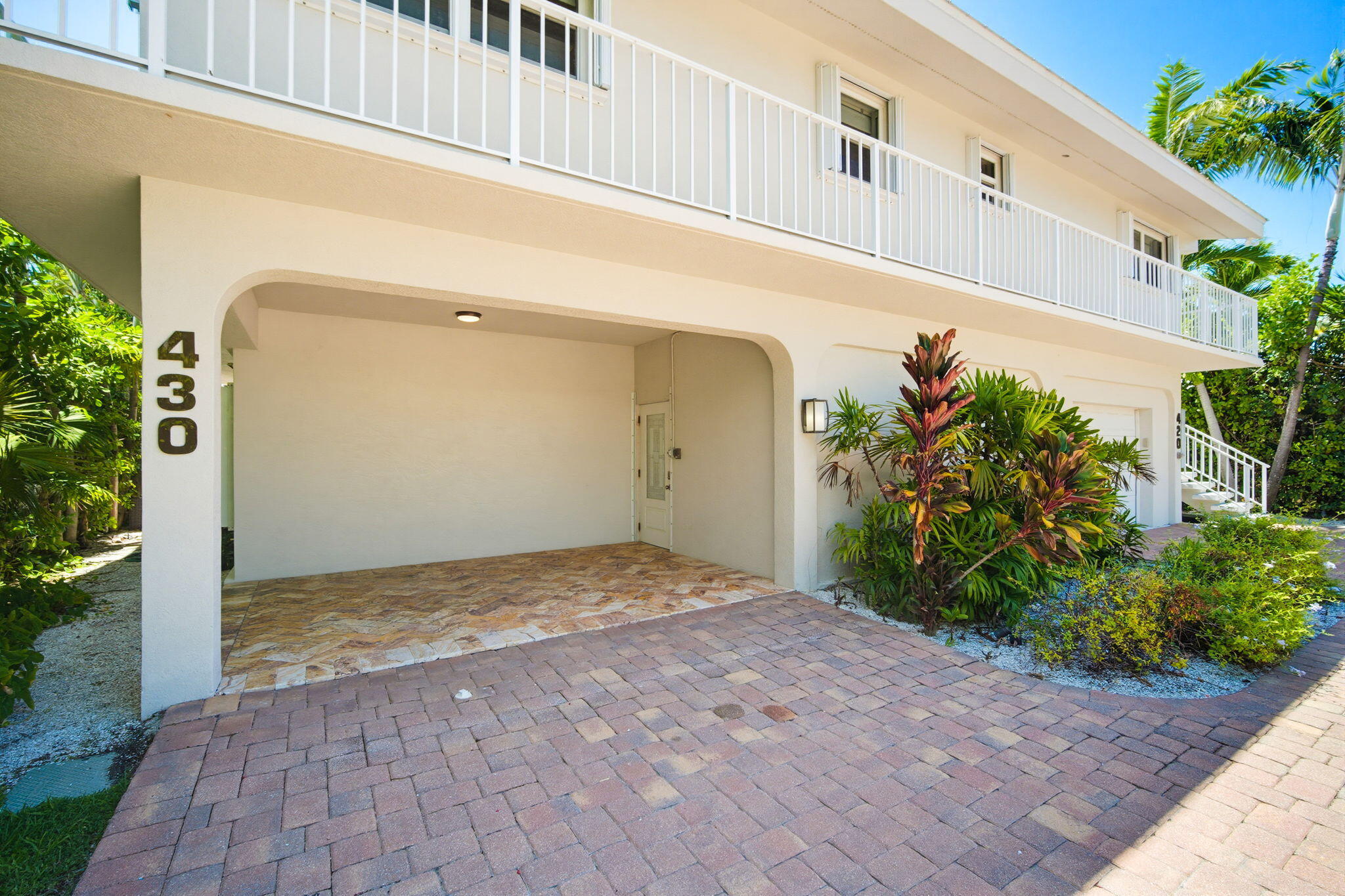 420 11th Street Key Colony Beach, FL 33051 - Photo 49 of 104 Entrance to Guest Quarters