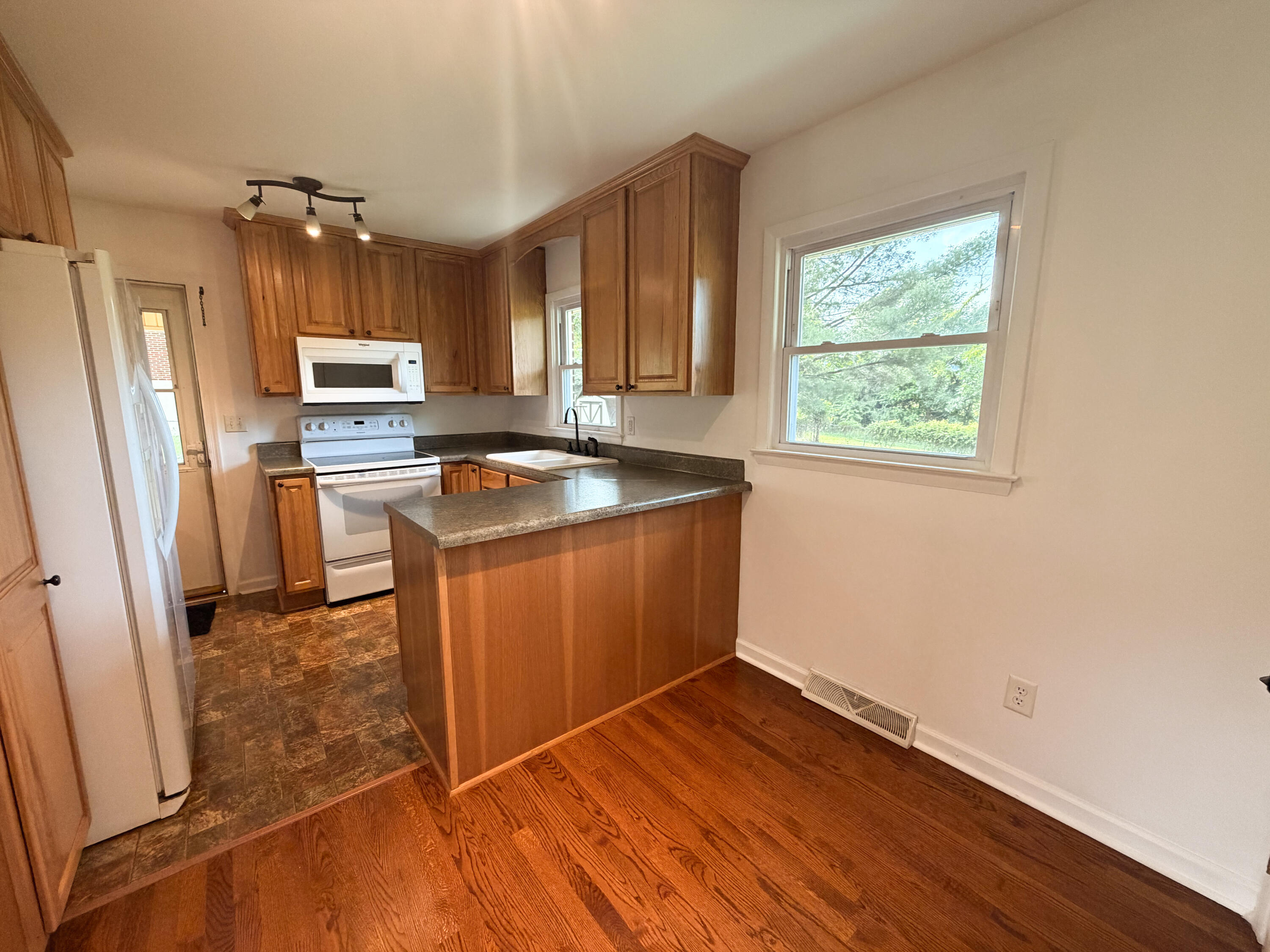 410 Winding Way Road Covington, VA 24426 - Photo 16 of 31 IMG_2330