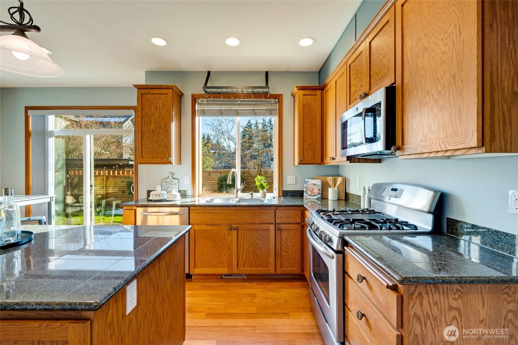 12418 31st Drive Southeast Everett, WA 98208 - Photo 10 of 36