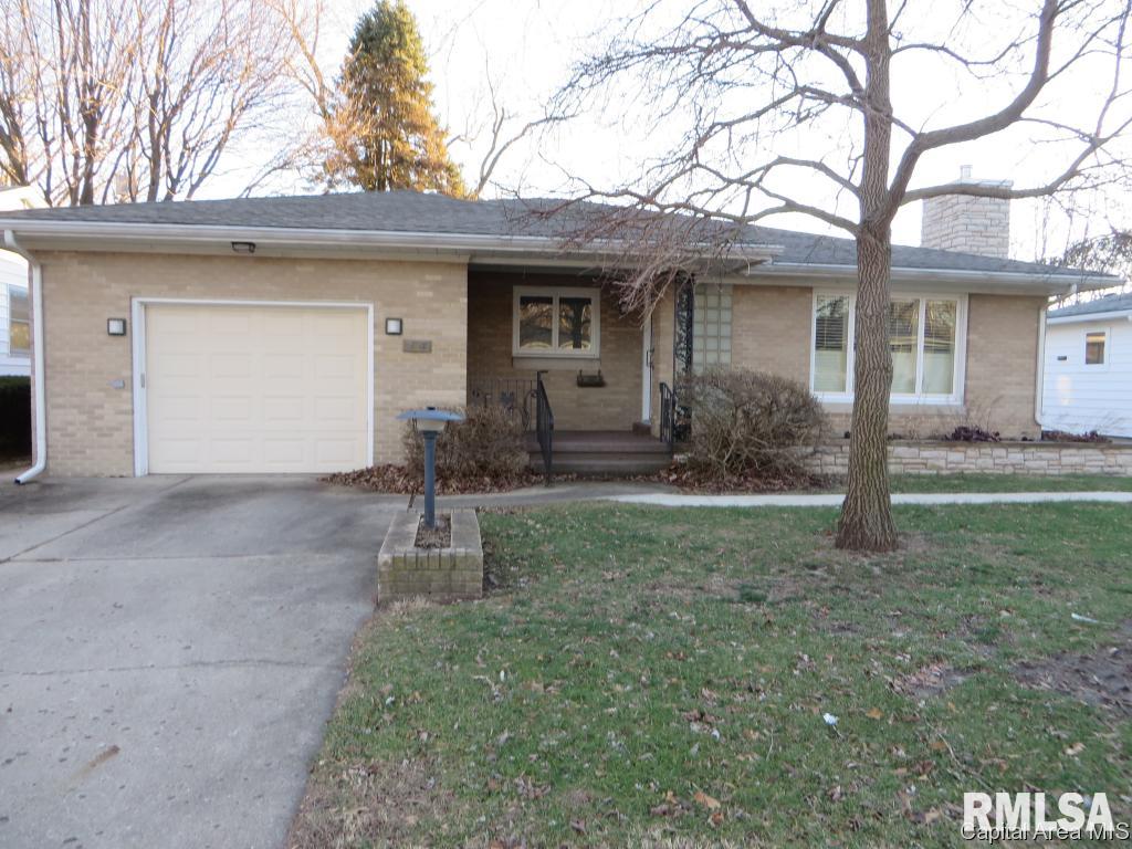 14 Alberta Lane Springfield, IL 62704 - Photo 1 of 19 Gallery Image 1