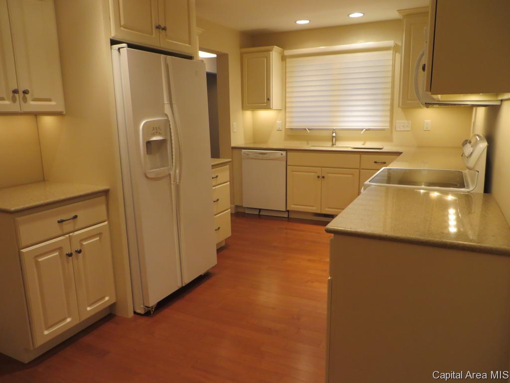 14 Alberta Lane Springfield, IL 62704 - Photo 3 of 19 Gallery Image 3
