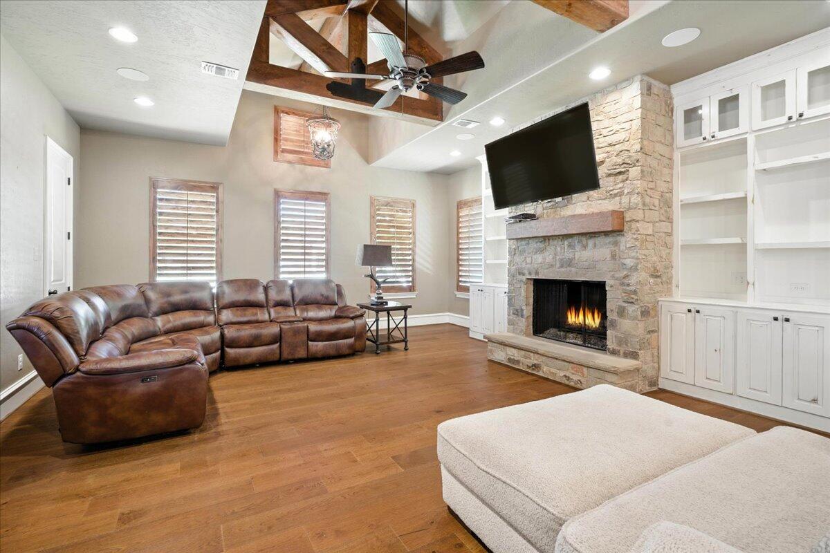 6209 91st Place Lubbock, TX 79424 - Photo 10 of 48 07-DRG06268_with_fire