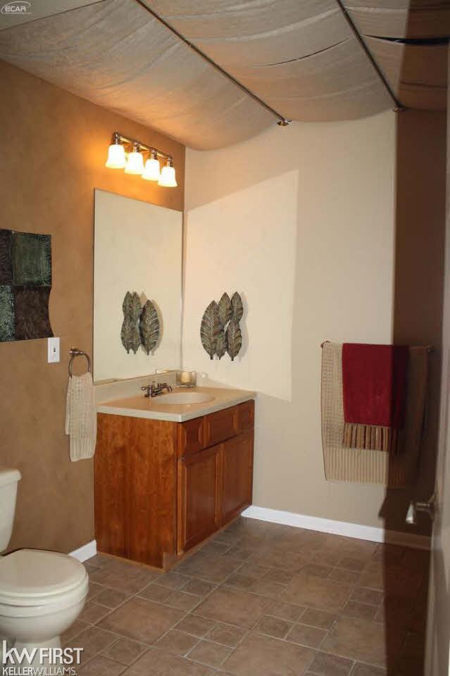 3955 Fieldview Road Lake Orion, MI 48360 - Photo 19 of 23 21300232-18.JPG
