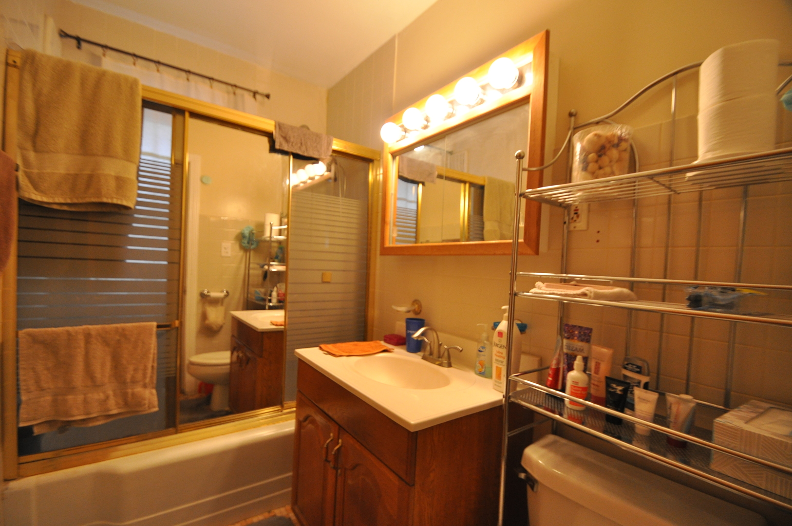 7601 East Prairie Road Skokie, IL 60076 - Photo 14 of 19 Gallery Image 14