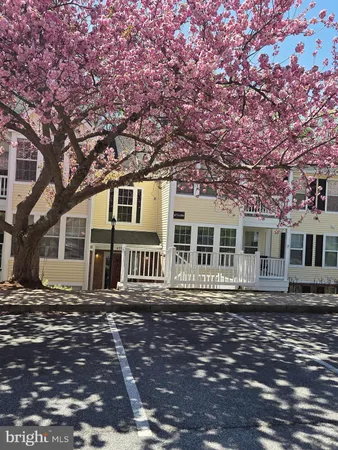 $299,999 | 686 Southern Hills Drive, Unit D4H, Arnold, MD 21012