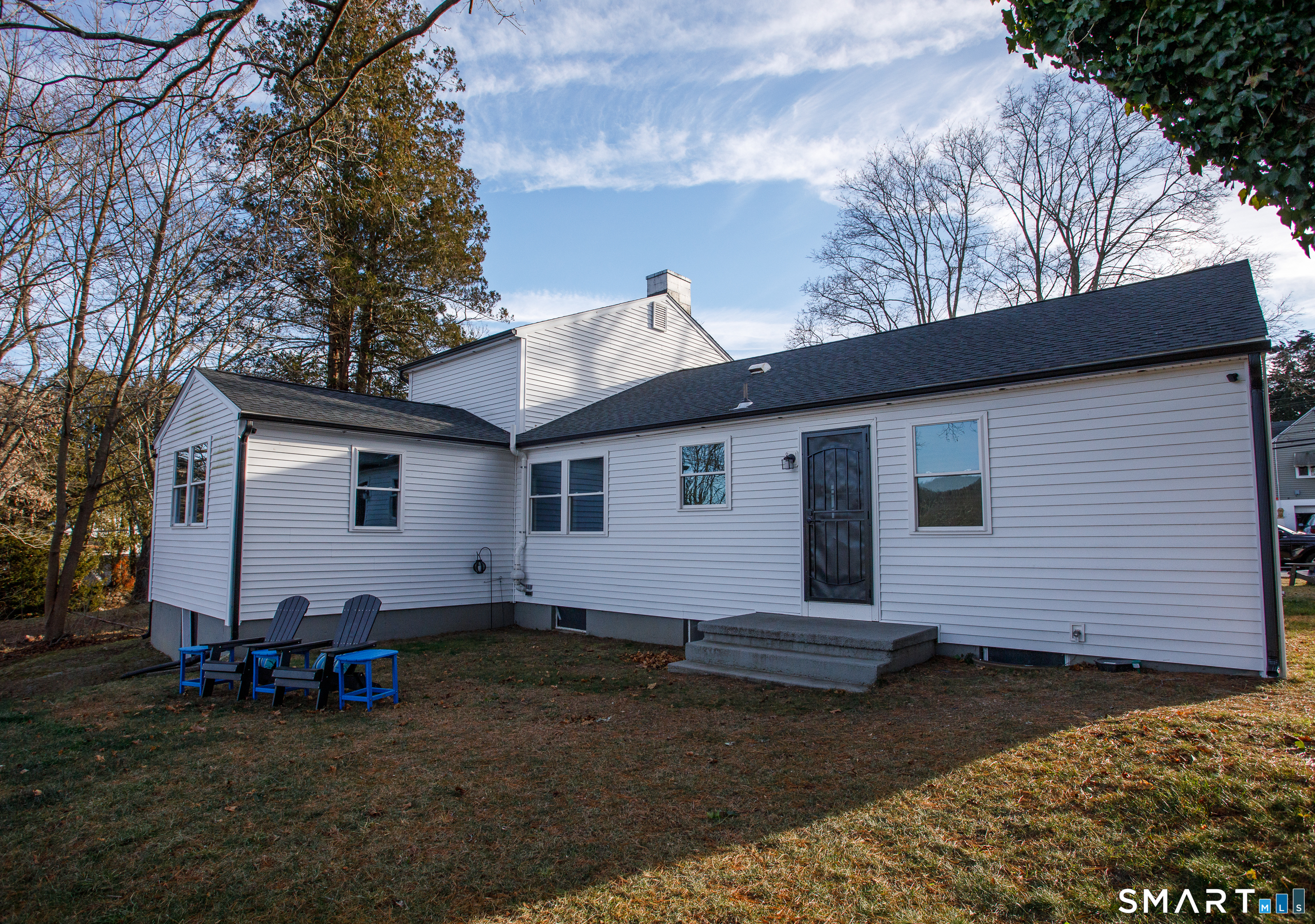 18 Richards Grove Road Waterford, CT 06375 - Photo 18 of 23 a view of a house with backyard