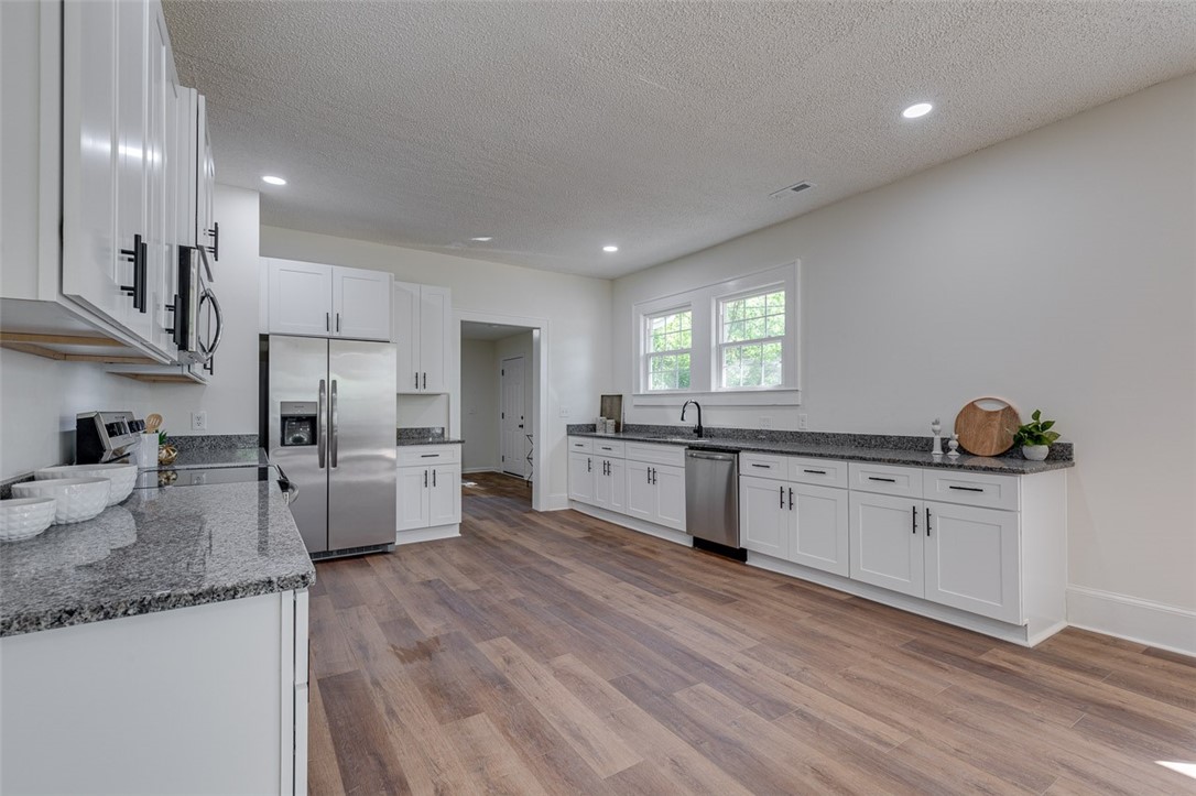 112 James Street Anderson, SC 29621 - Photo 13 of 37