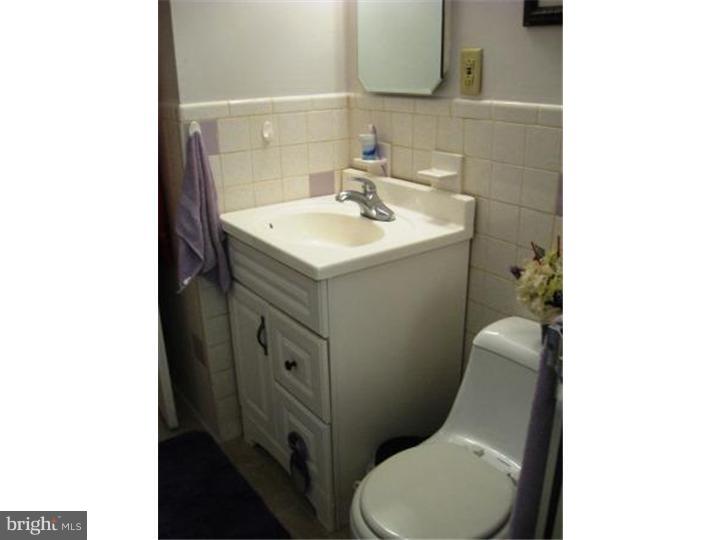 102 Progress Street Riverside, NJ 08075 - Photo 15 of 25 Bathroom
