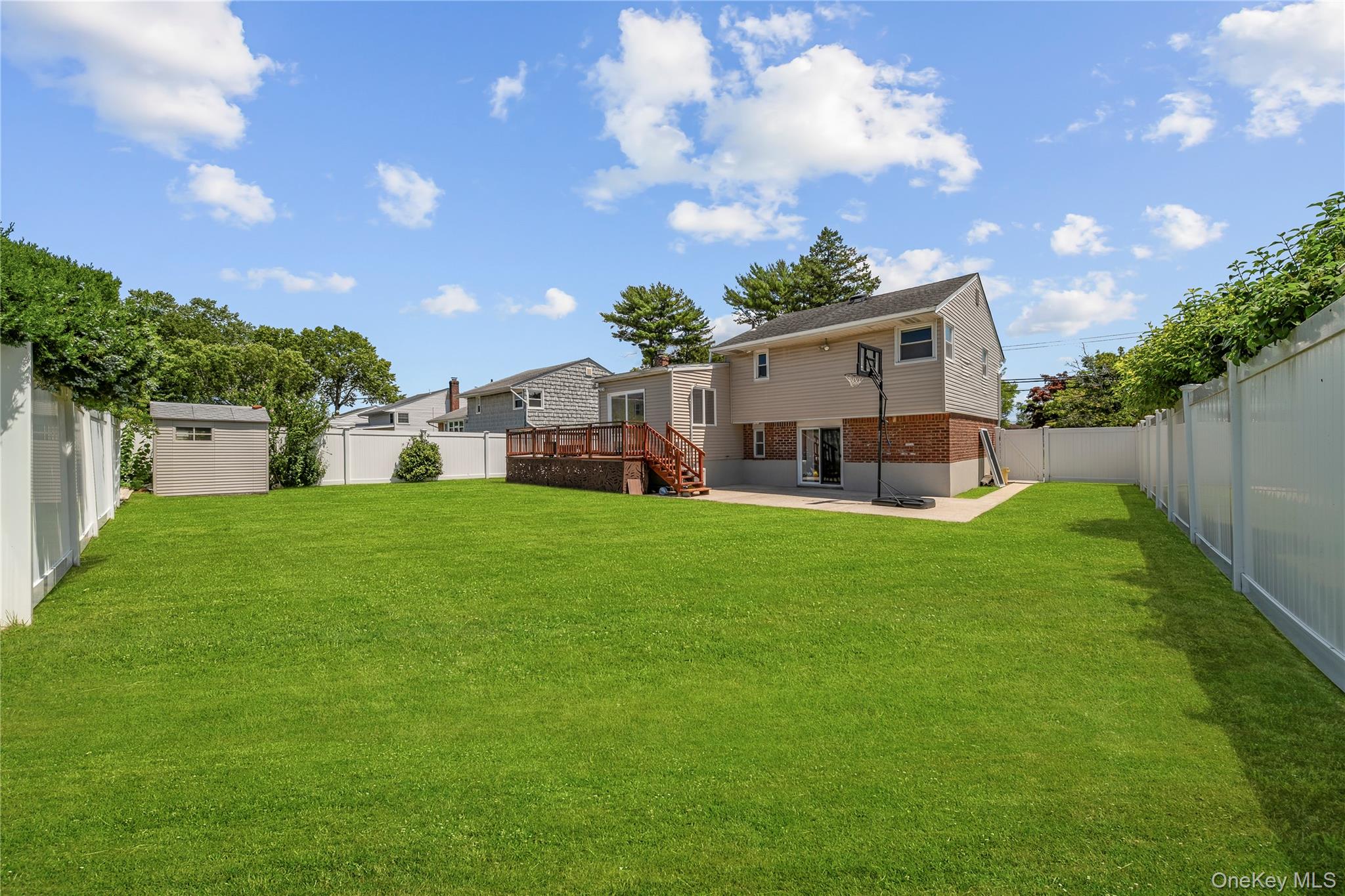 16 Cumberland Road Jericho, NY 11753 - Photo 40 of 44