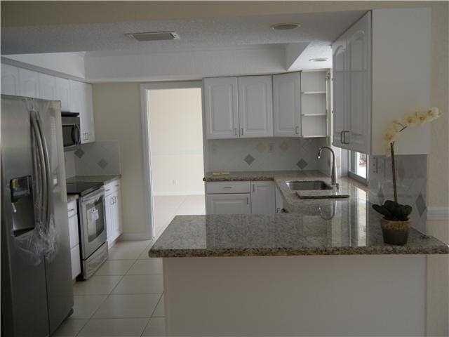 824 Enfield Street Boca Raton, FL 33487 - Photo 4 of 4 Kitchen