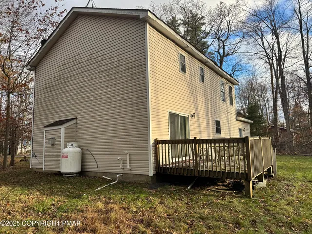 $345,000 | 1145 Chickadee Drive, Pocono Summit, PA 18346