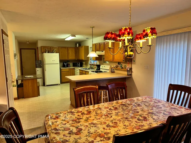 $345,000 | 1145 Chickadee Drive, Pocono Summit, PA 18346