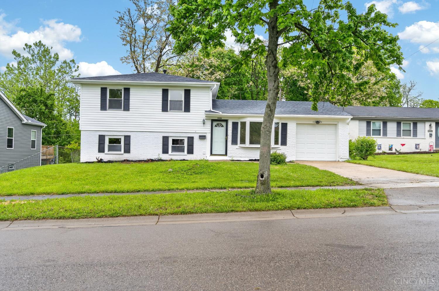 11424 Riga Court Forest Park, OH 45240 - Photo 3 of 49