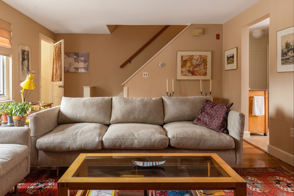 11 Kent Square, Unit 11 Brookline, MA 02446 - Photo 2 of 12