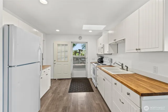 $1,576,000 | 173 Beach Road, Mossyrock, WA 98564