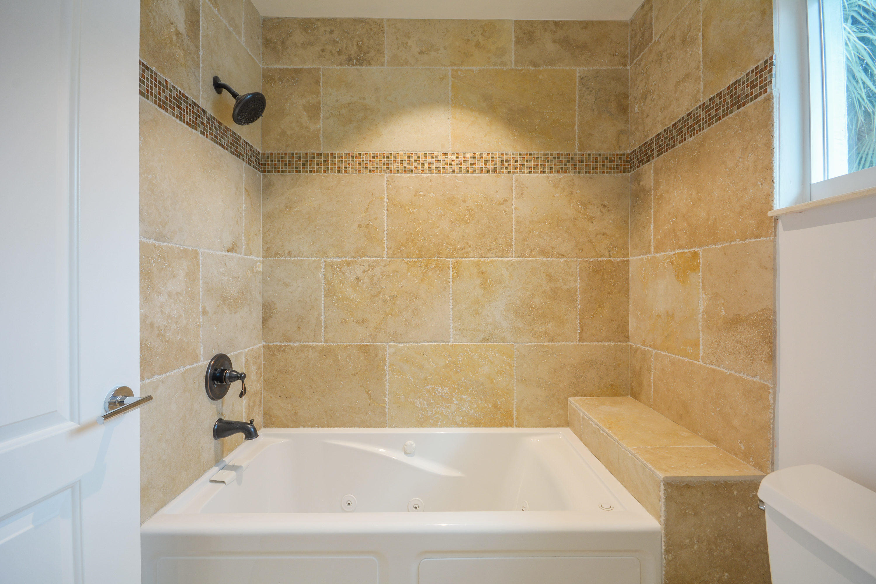 1041 Southwest 21st Avenue Boca Raton, FL 33486 - Photo 40 of 67 a bathroom with a bathtub