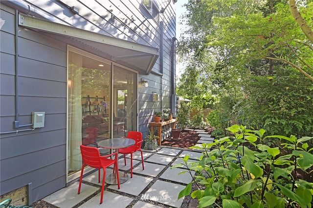 $835,000 | 118 25th Avenue South, Seattle, WA 98144