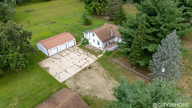 $925,000 | 9905 52nd Avenue, Allendale, MI 49401