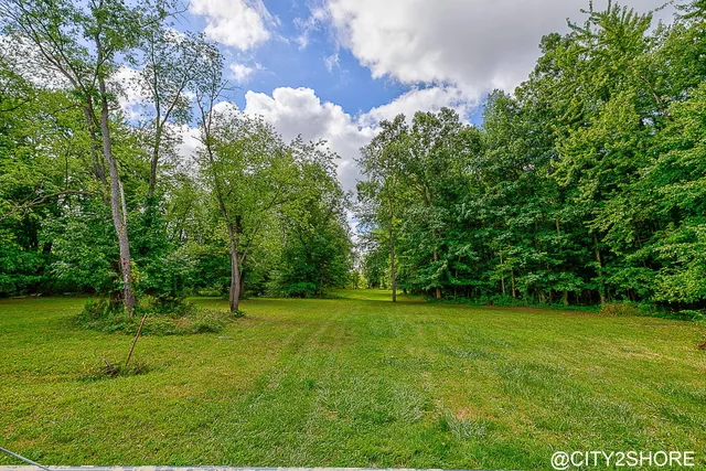 $925,000 | 9905 52nd Avenue, Allendale, MI 49401