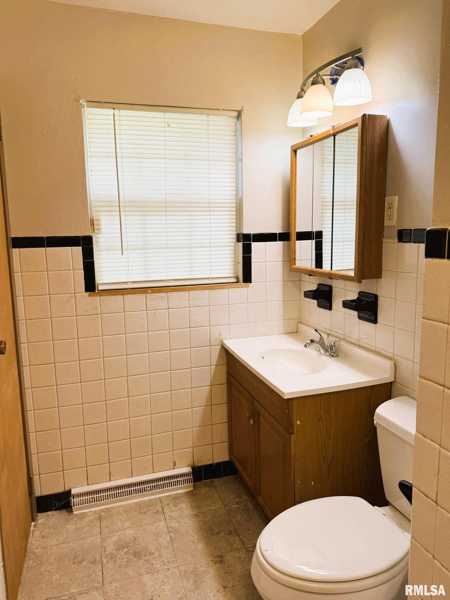 1967 Gregory Court Springfield, IL 62703 - Photo 5 of 12 Gallery Image 5