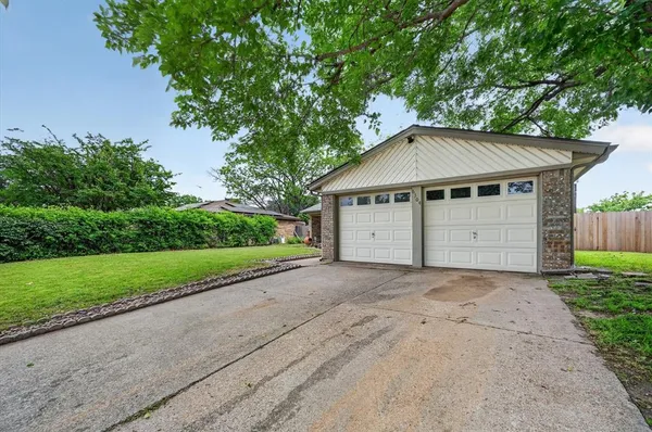 $299,900 | 6304 Cascade Circle, Watauga, TX 76148
