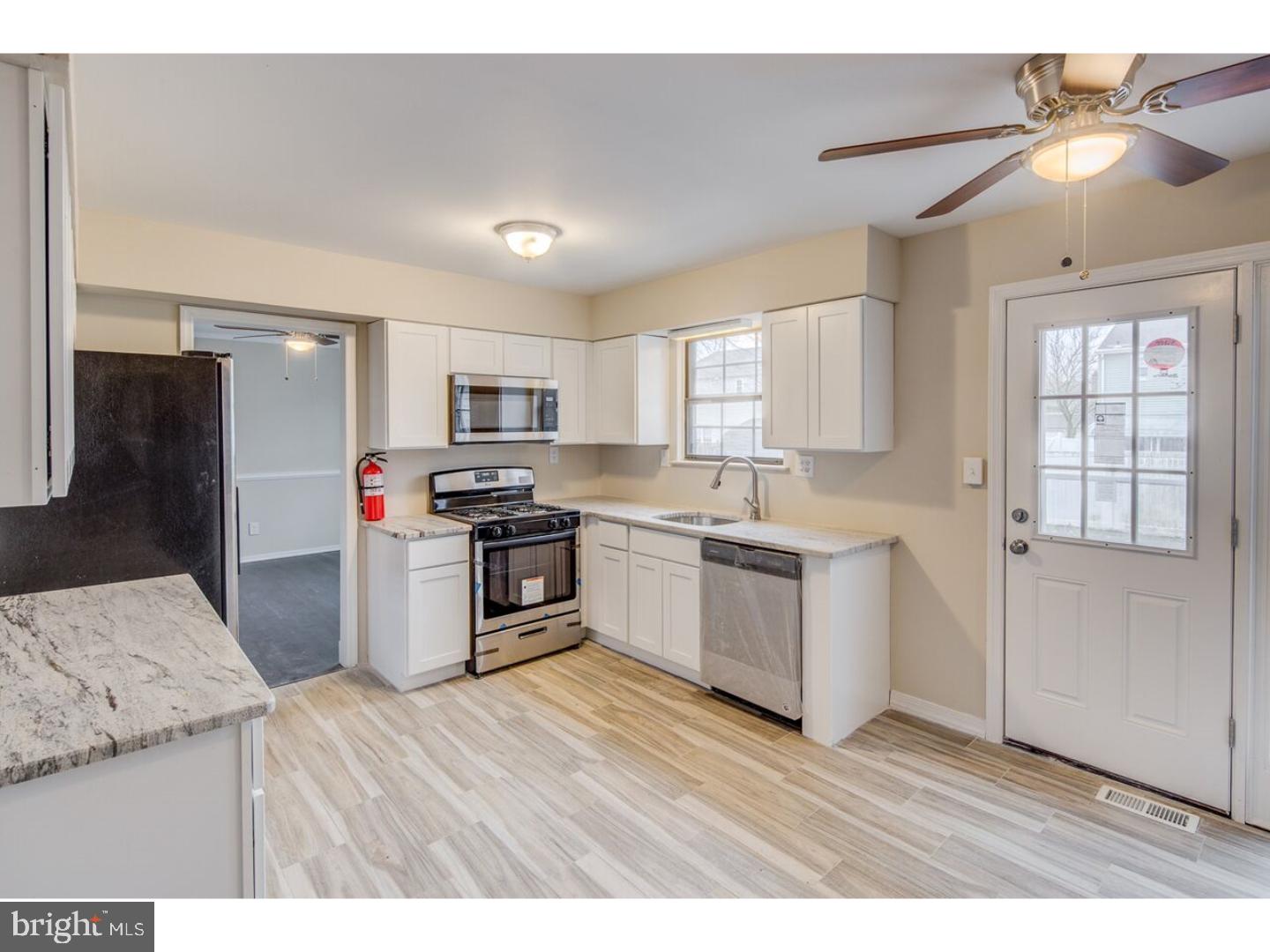 28 Nottingham Road Evesham, NJ 08053 - Photo 7 of 24 Gallery Image 7