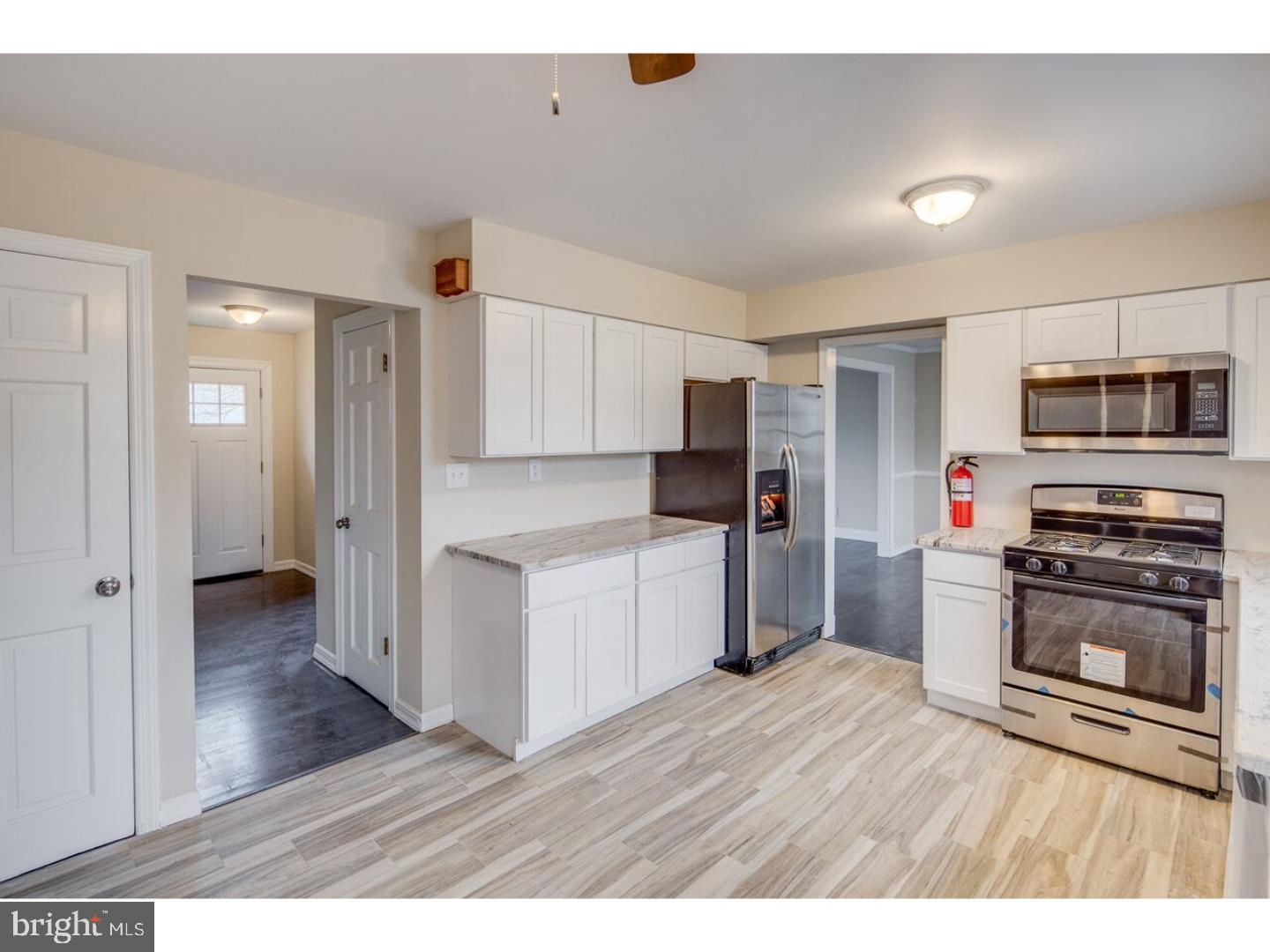 28 Nottingham Road Evesham, NJ 08053 - Photo 8 of 24 Gallery Image 8