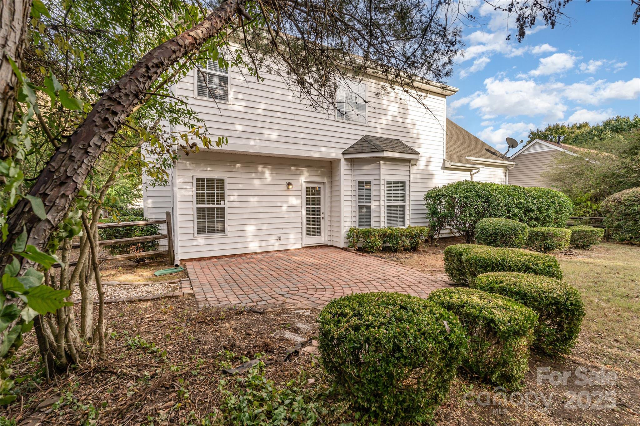 11422 Ridge Oak Drive Charlotte, NC 28273 - Photo 19 of 19 a front view of a house with a yard