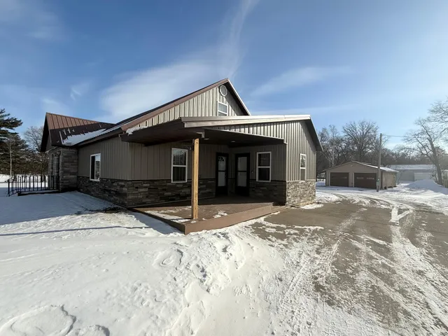 $325,000 | 23033 County Road 2, Brainerd, MN 56401
