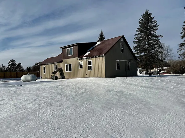 $325,000 | 23033 County Road 2, Brainerd, MN 56401