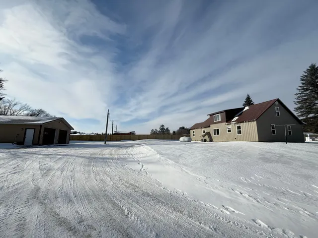 $325,000 | 23033 County Road 2, Brainerd, MN 56401