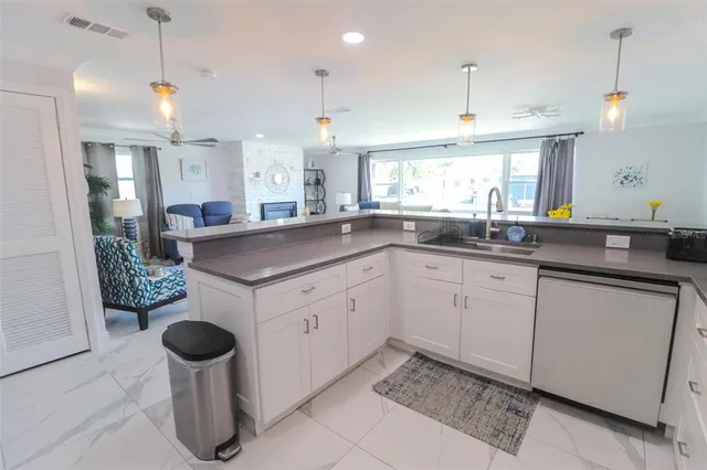 $1,249,000 | 817 Blue Heron Boulevard, Ruskin, FL 33570
