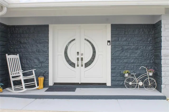 $1,249,000 | 817 Blue Heron Boulevard, Ruskin, FL 33570