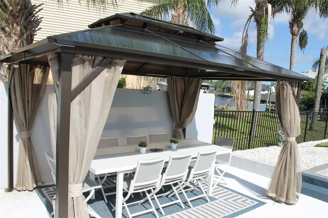 $1,249,000 | 817 Blue Heron Boulevard, Ruskin, FL 33570