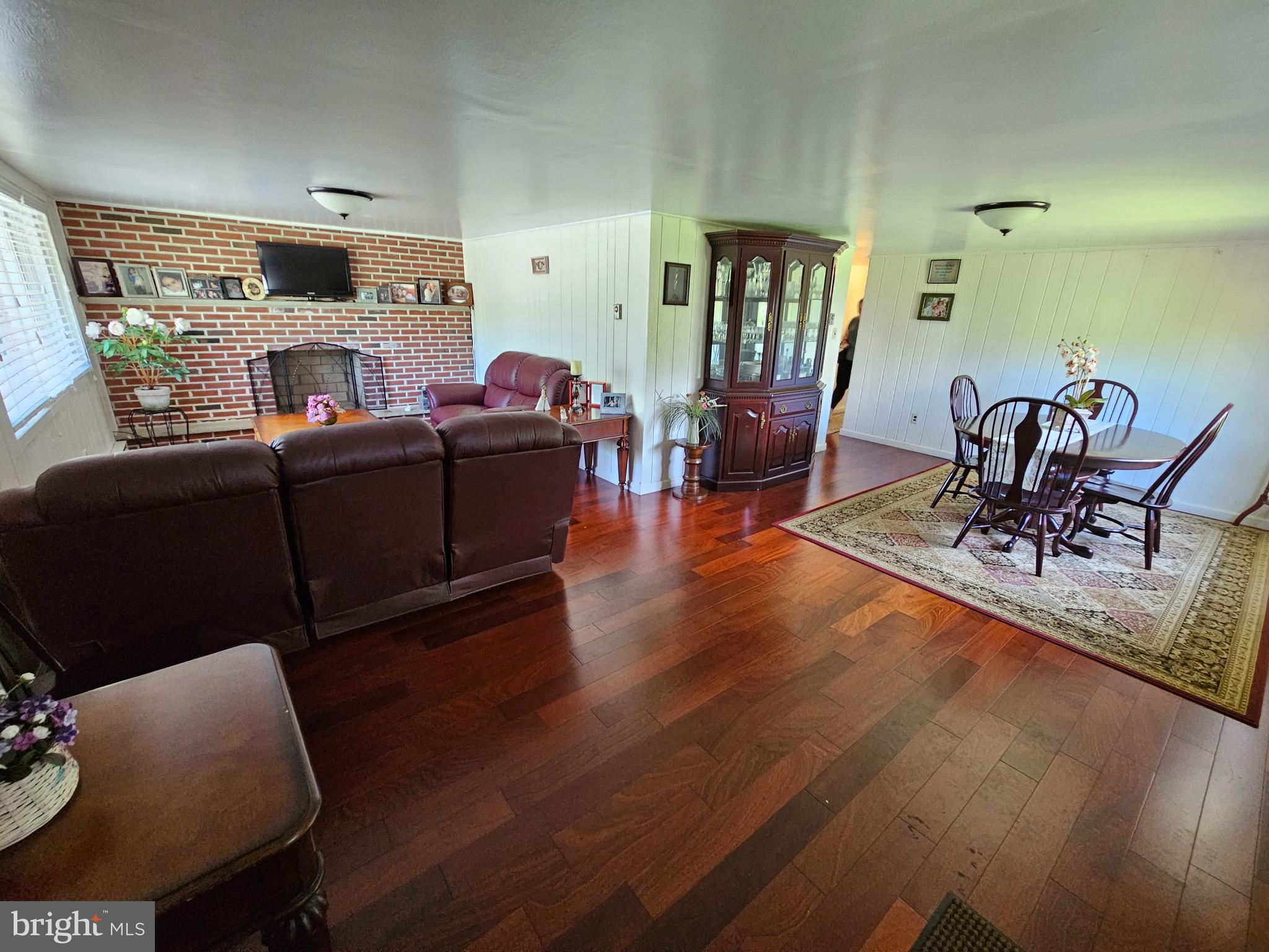1020 Spur Road Souderton, PA 18964 - Photo 6 of 39 House - Living Room/Dining Area