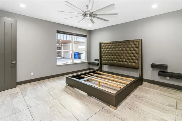 a view of livingroom with workspace